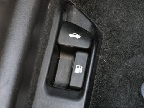 Certified 2023 Toyota Corolla LE image 34