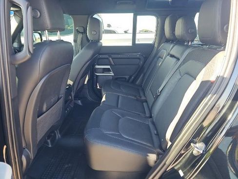 Used 2023 Land Rover Defender 110 X-Dynamic SE image 6