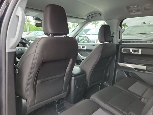 Used 2023 Ford Explorer XLT RWD image 13