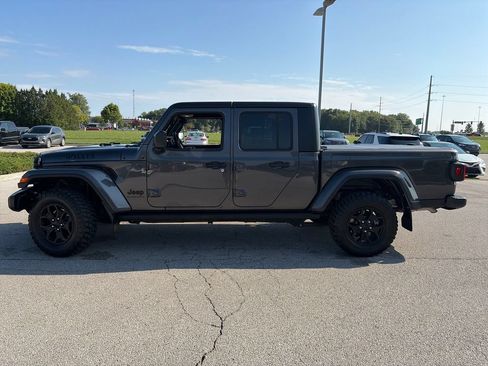 Used 2023 Jeep Gladiator Sport AWD/4WD image 4