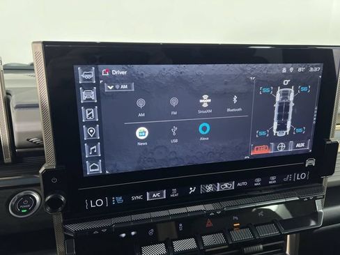 Certified 2025 GMC Hummer EV 3X w/ LPO, Sport Package AWD/4WD image 13