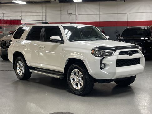 Used 2019 Toyota 4Runner SR5 Premium image 2