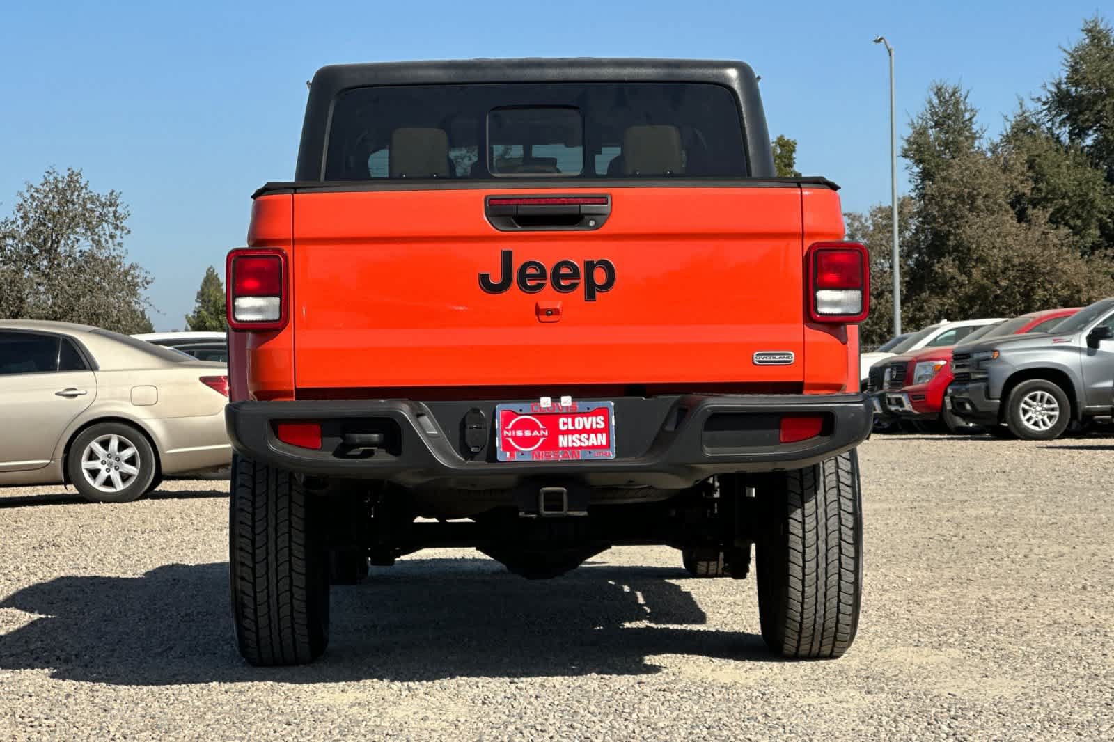 Used 2020 Jeep Gladiator Overland AWD/4WD image 8
