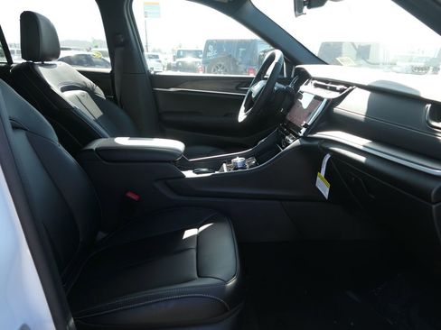 New 2026 Jeep Grand Cherokee Limited w/ Limited Altitude Package image 24