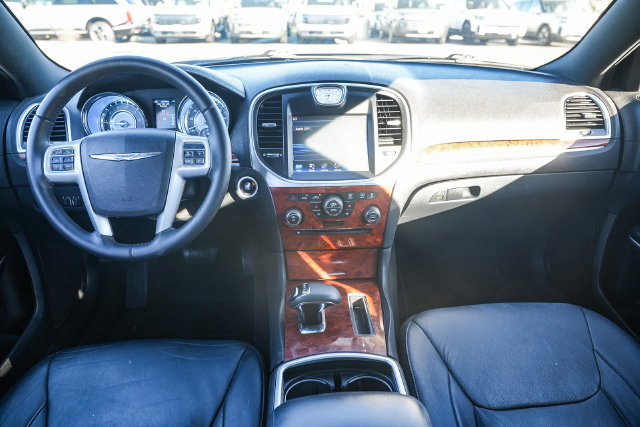 Used 2014 Chrysler 300 RWD image 14
