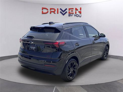 New 2027 Chevrolet Bolt RS w/ Technology Package FWD image 4