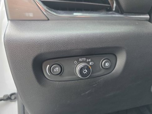Used 2020 Chevrolet Traverse LT w/ LT Premium Package FWD image 26