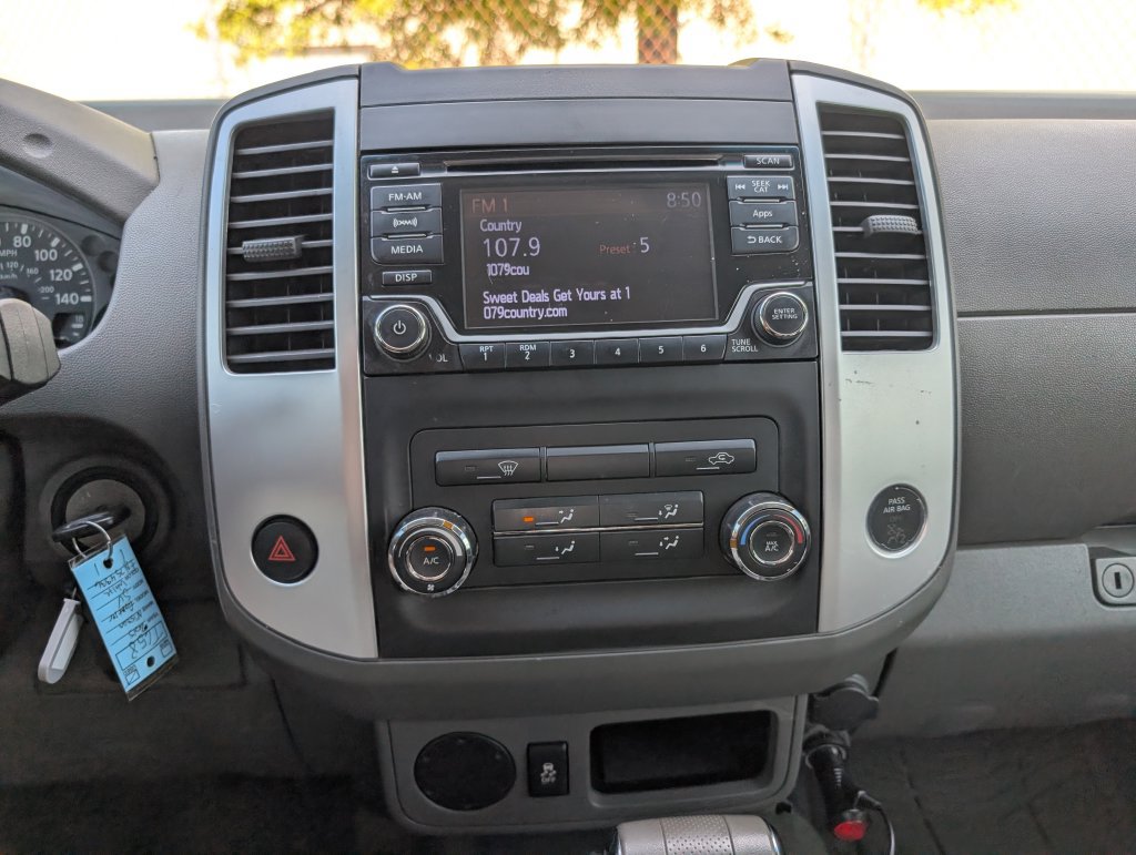 Used 2015 Nissan Frontier SV RWD image 18