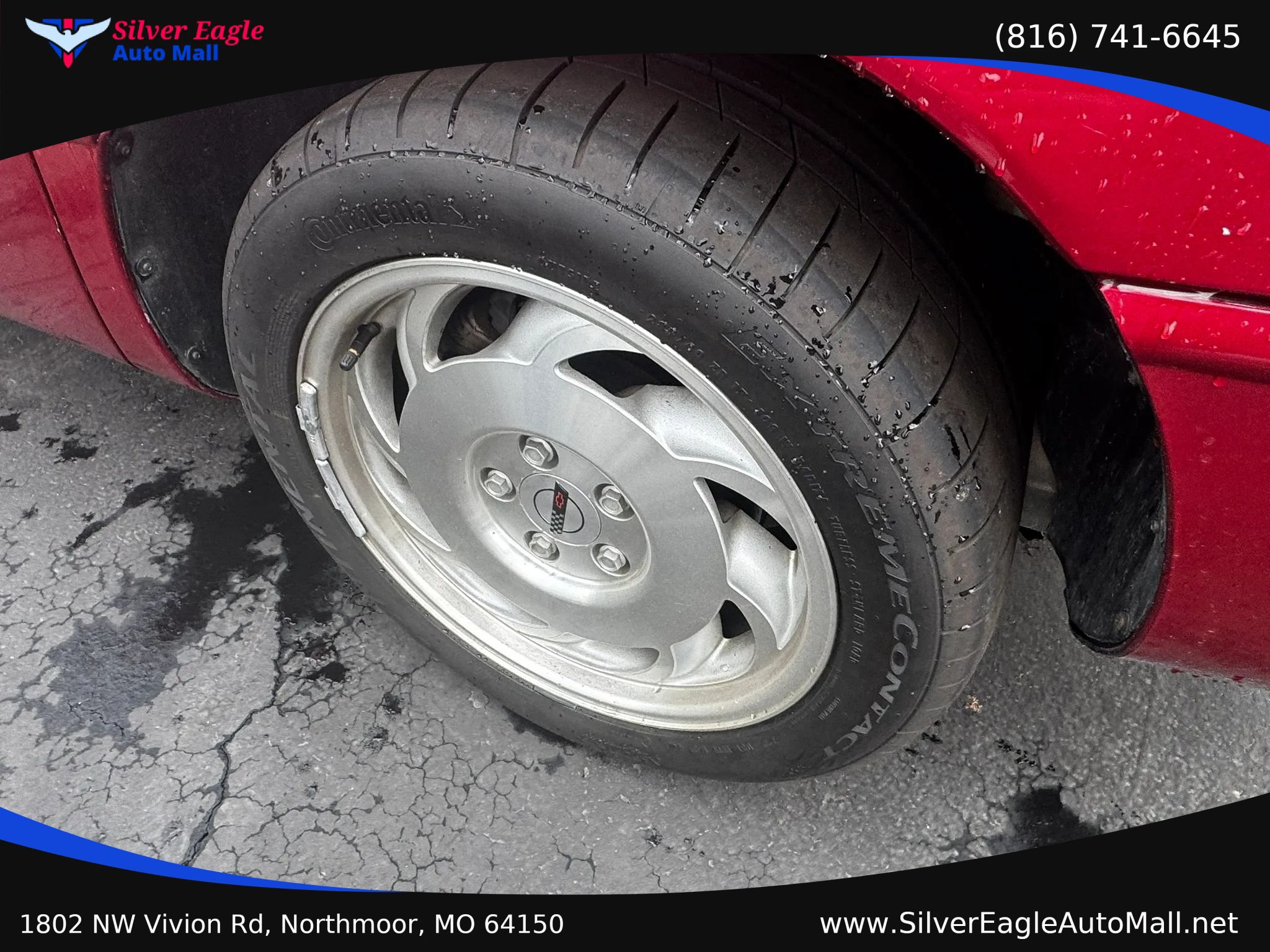 Used 1994 Chevrolet Corvette Coupe RWD image 11