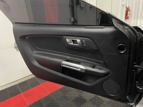 Used 2018 Ford Mustang GT w/ Black Accent Pkg RWD image 24