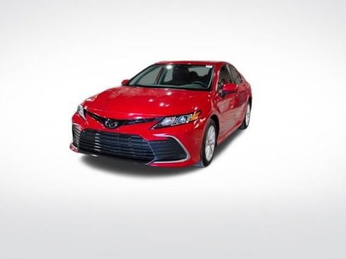 Used 2024 Toyota Camry LE image 7