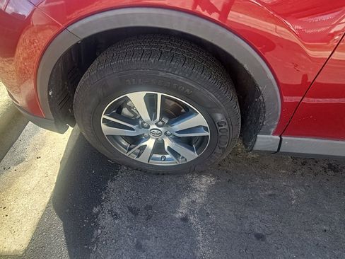 Used 2018 Toyota RAV4 XLE image 27