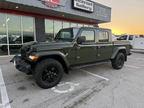 Used 2021 Jeep Gladiator Willys image 1