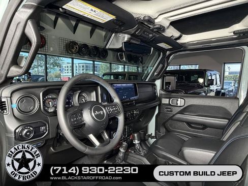 Used 2024 Jeep Wrangler Unlimited Rubicon 4xe AWD/4WD image 17