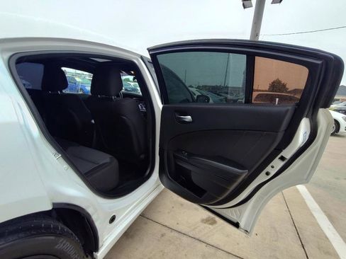 Used 2017 Dodge Charger SXT w/ Blacktop Package RWD image 43