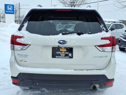 Used 2023 Subaru Forester Premium image 11