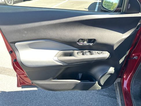 Used 2024 Nissan Kicks SR w/ SR Premium Package FWD image 11