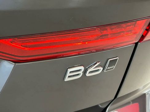 Used 2022 Volvo XC60 B6 Inscription image 17