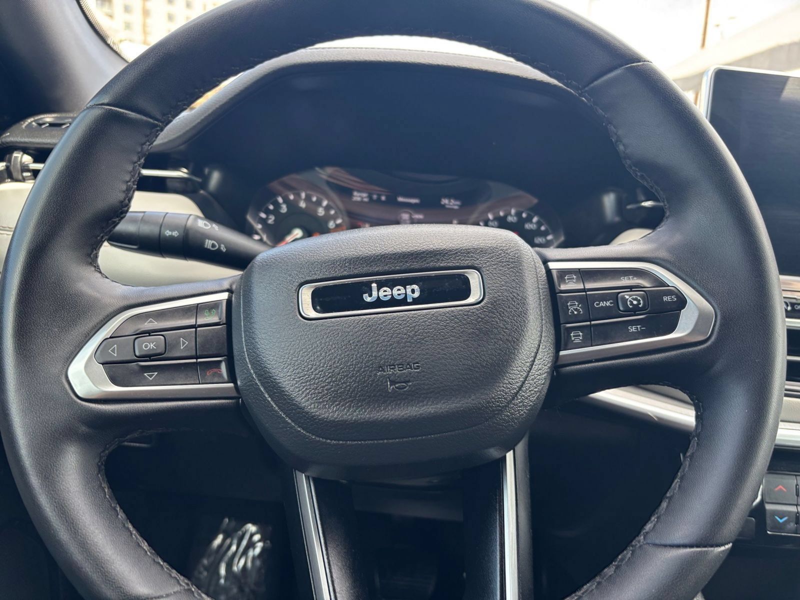 Used 2025 Jeep Compass Limited AWD/4WD image 28