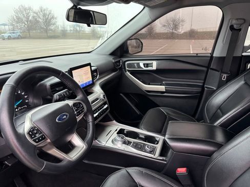 Used 2020 Ford Explorer XLT w/ Equipment Group 202A image 15