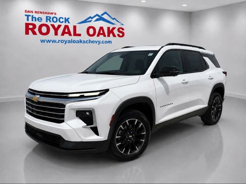New 2026 Chevrolet Traverse LT w/ Sun and Wheel Package FWD image 1