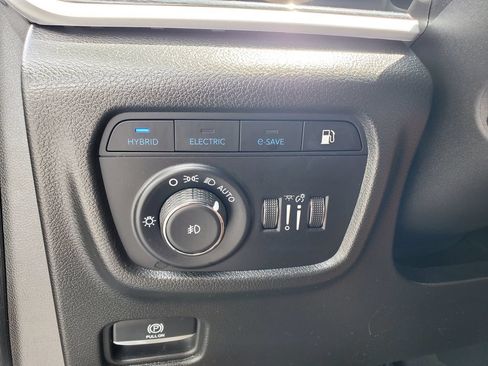 Used 2022 Jeep Grand Cherokee Trailhawk w/ Advanced Protech Group II AWD/4WD image 29