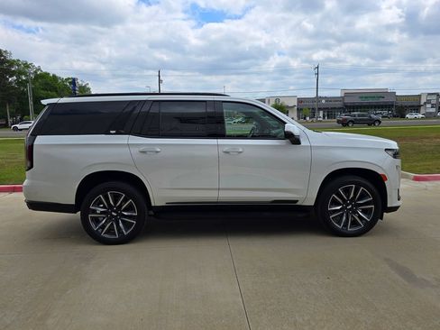 Used 2024 Cadillac Escalade Sport AWD/4WD image 6