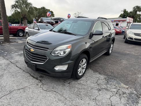 Used 2017 Chevrolet Equinox LT image 4