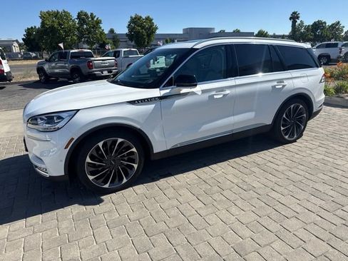 Used 2023 Lincoln Aviator Reserve w/ Equipment Group 201A AWD/4WD image 4