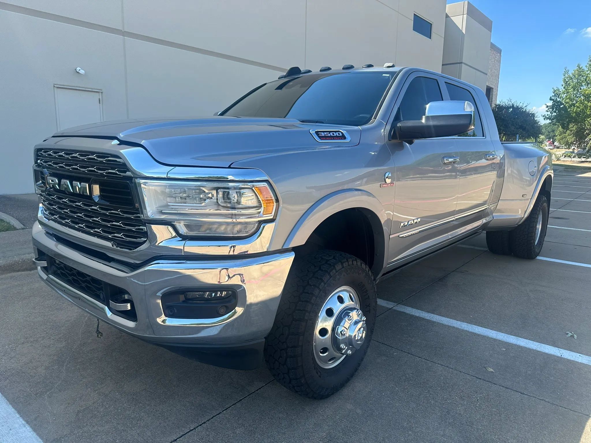 Used 2020 RAM 3500 Limited AWD/4WD image 2