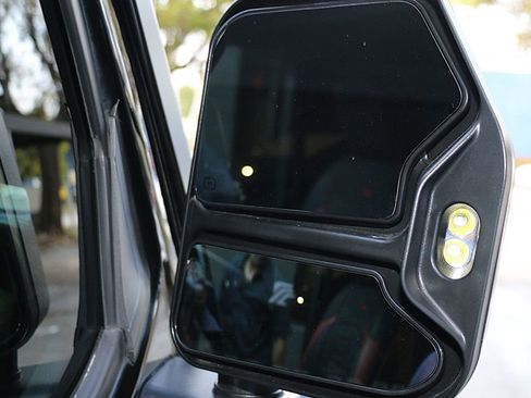 Used 2018 Jeep Wrangler Unlimited Rubicon w/ Dual Top Group image 22