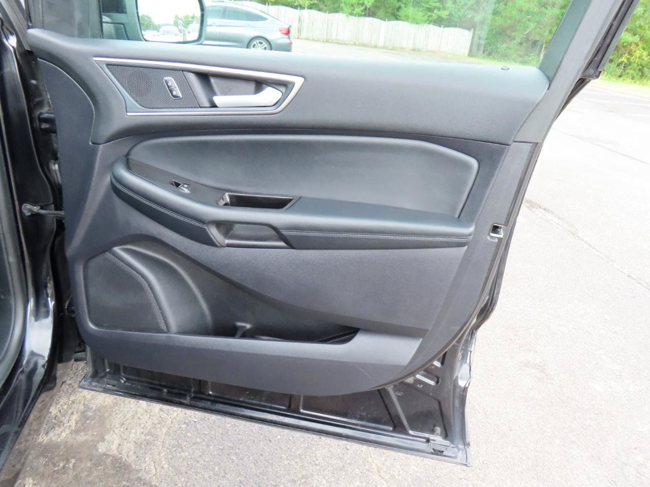 Used 2020 Ford Edge SEL w/ Convenience Package FWD image 24