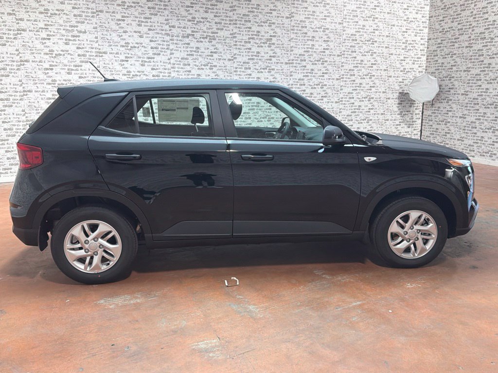 New 2026 Hyundai Venue SE FWD image 8