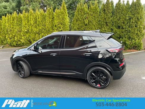 Used 2023 Chevrolet Bolt EUV Premier w/ Sun & Sound Package image 5