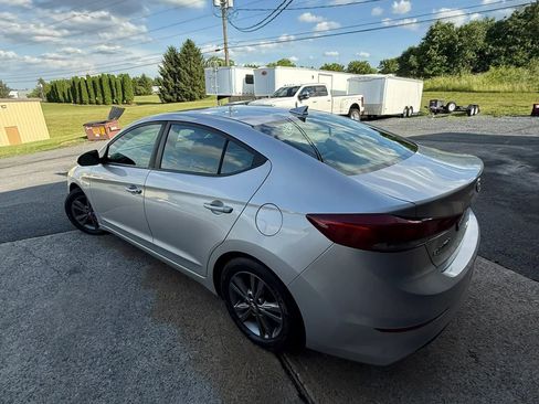 Used 2017 Hyundai Elantra SE w/ SE A/T Tech Package 03 FWD image 6