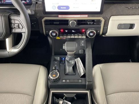 Used 2025 Toyota Tacoma Limited image 15