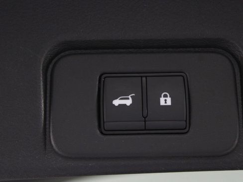 Used 2022 Nissan Rogue Platinum w/ Head-Up Display Package FWD image 18