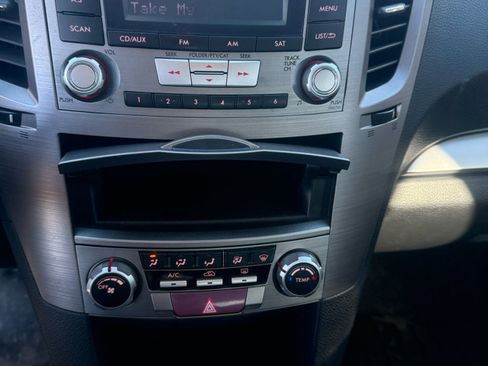 Used 2013 Subaru Legacy 2.5i Premium image 11