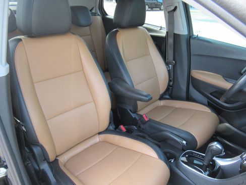 Used 2020 Chevrolet Trax Premier FWD image 10