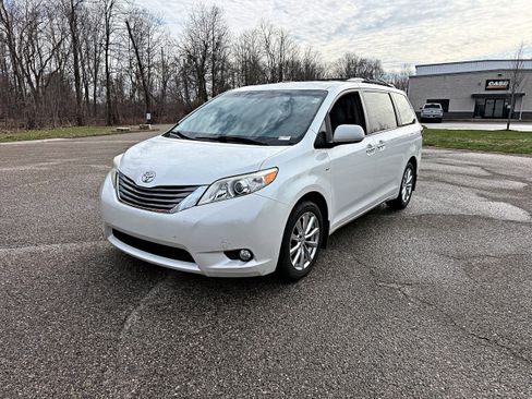 Used 2016 Toyota Sienna XLE w/ Outdoor Package image 3