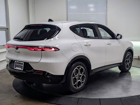 Used 2025 Alfa Romeo Tonale w/ Premium Package AWD/4WD image 9