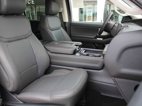 New 2025 Ford Expedition Active image 17