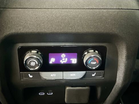 Used 2026 Chevrolet Traverse High Country FWD image 27
