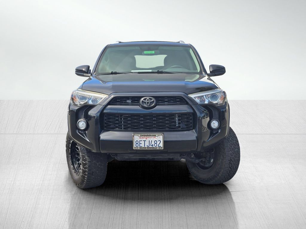 Used 2018 Toyota 4Runner SR5 AWD/4WD image 2