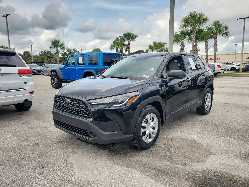 Used 2023 Toyota Corolla Cross L FWD image 31