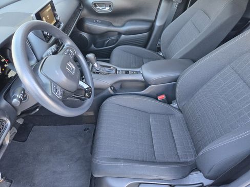 Used 2023 Honda HR-V LX image 9