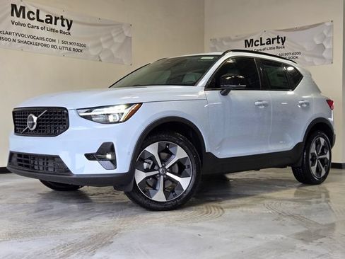New 2026 Volvo XC40 B5 Plus w/ Protection Package Premier AWD/4WD image 3
