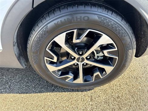 Certified 2024 Kia Sportage EX image 28