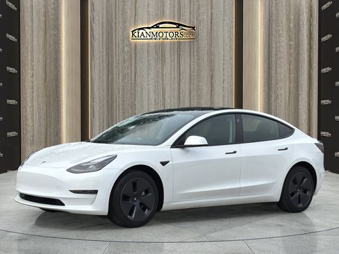 Used 2023 Tesla Model 3 Standard Range RWD image 4