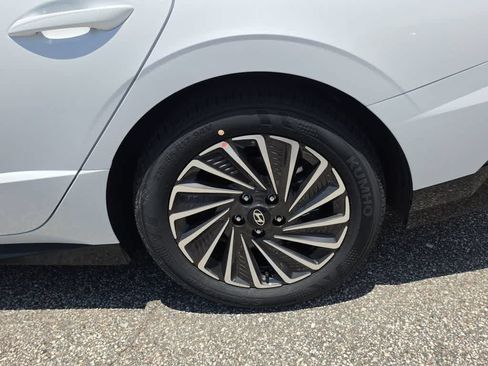 New 2026 Hyundai Sonata Limited FWD image 14